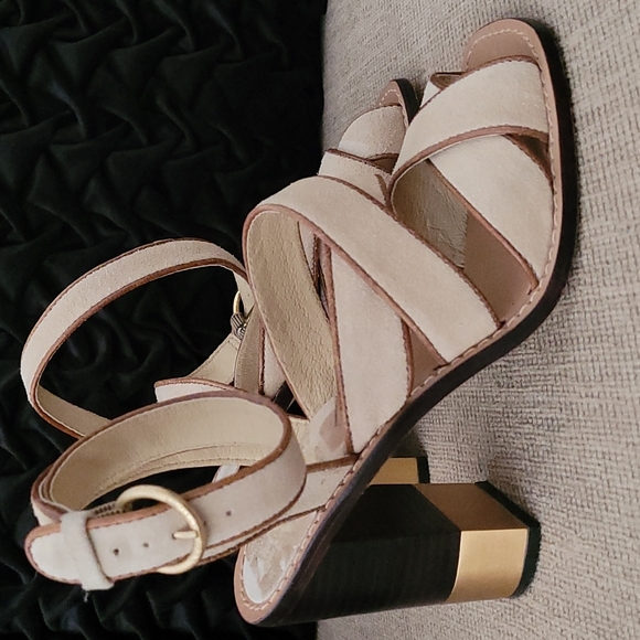 MICHAEL KORS GENUINE LEATHER SANDALS - Picture 6 of 12